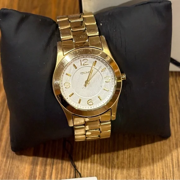 DKNY Watch Women Gold Silver Two Tone Band 50M NY-8231 - Picture 1 of 11